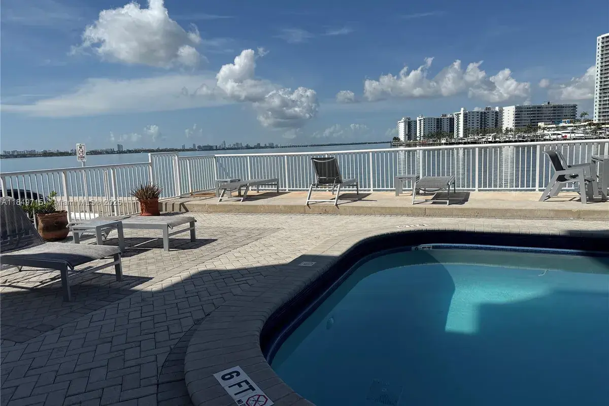 2016 Bay Dr # 202, Miami Beach FL 33141