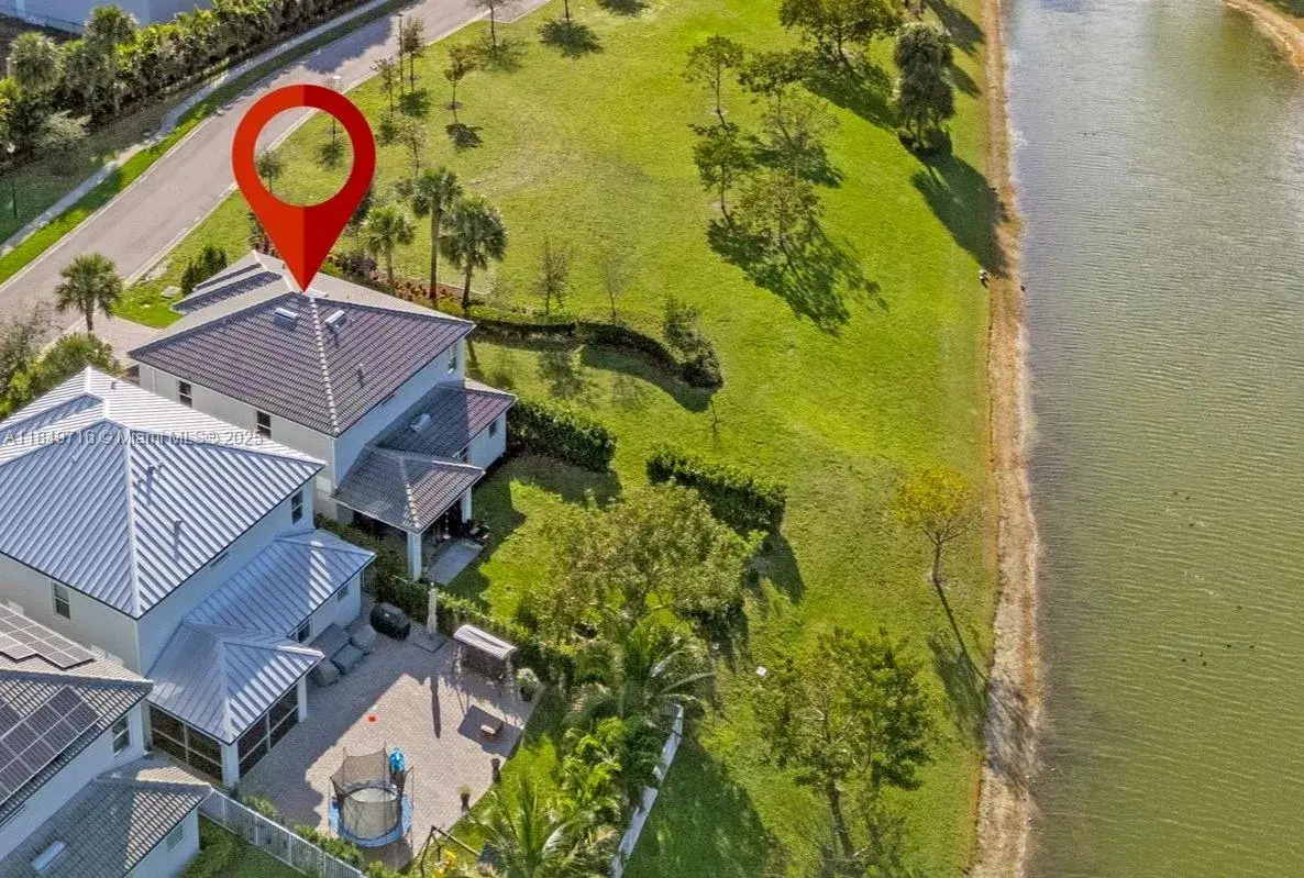 3813 Greenway Dr, Hollywood FL 33021