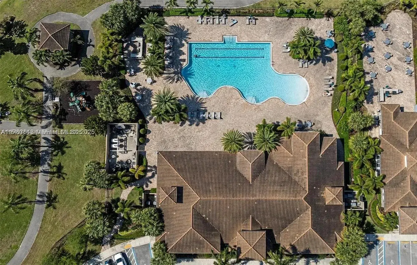 3813 Greenway Dr, Hollywood FL 33021