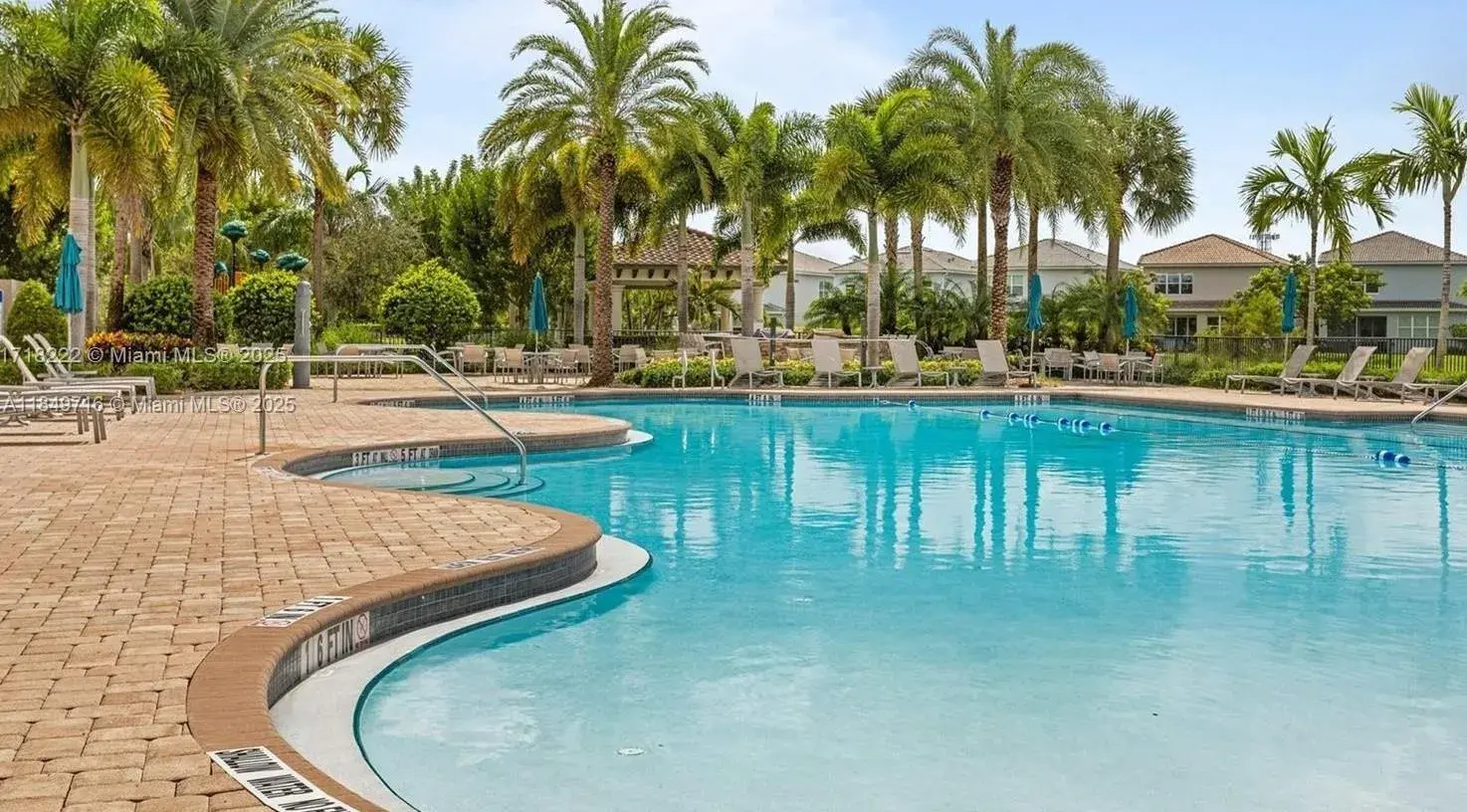3813 Greenway Dr, Hollywood FL 33021