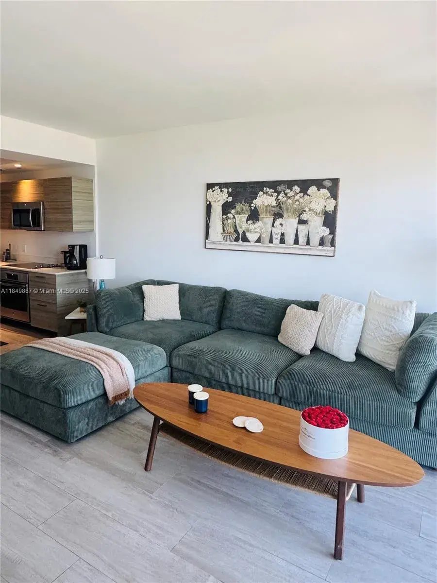 1 bedroom 2 bath Residential Lease for rent at 121 NE 34th St # 2705, Miami FL 33137