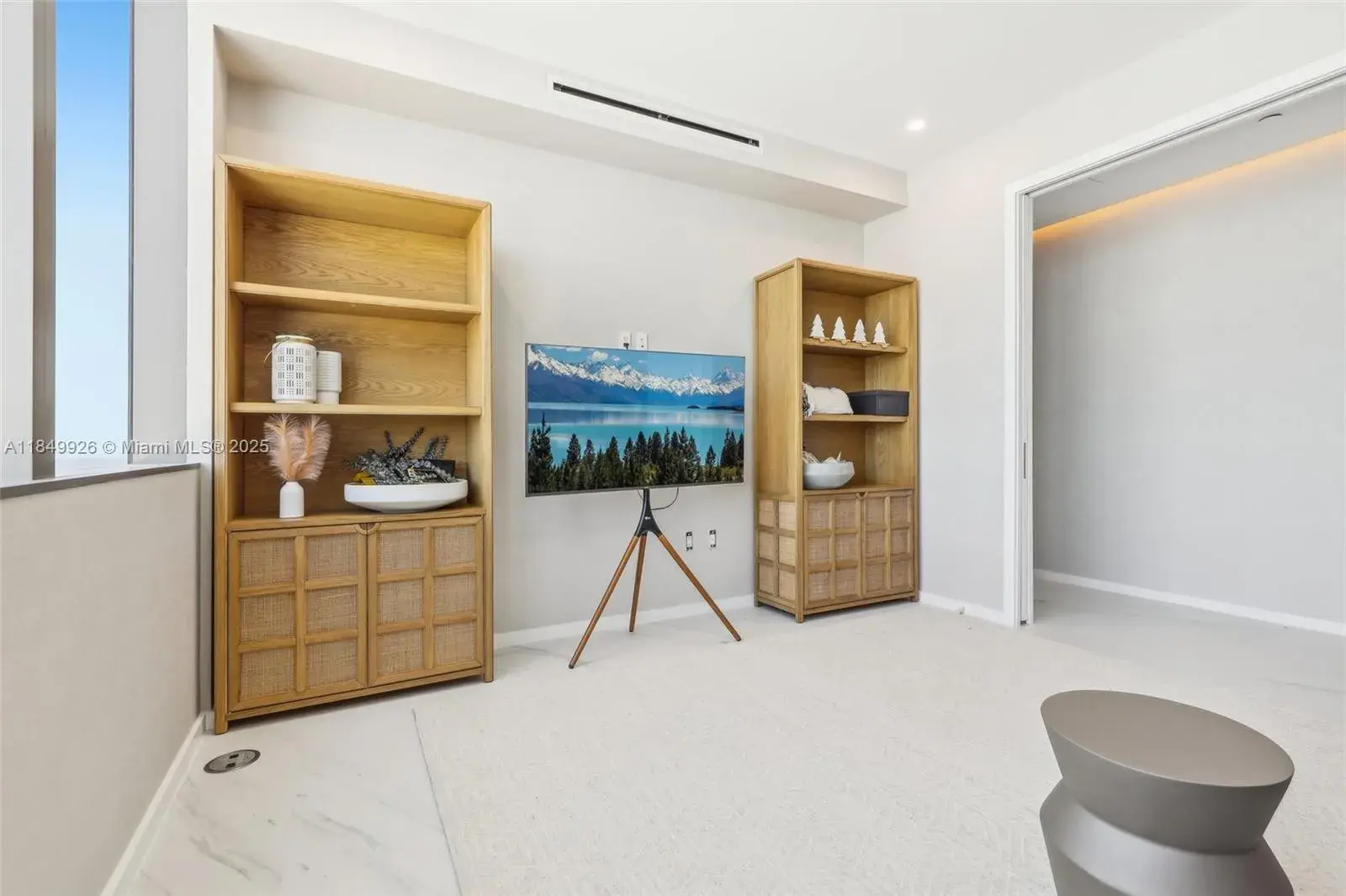 2000 S Ocean Dr # 28A, Hallandale Beach FL 33009
