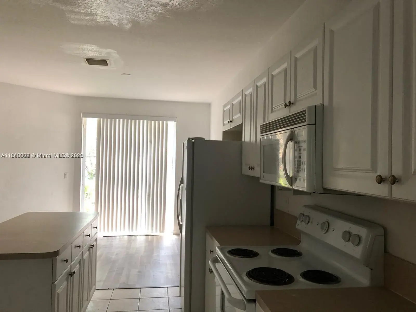1911 Hibiscus Ln, Riviera Beach FL 33404