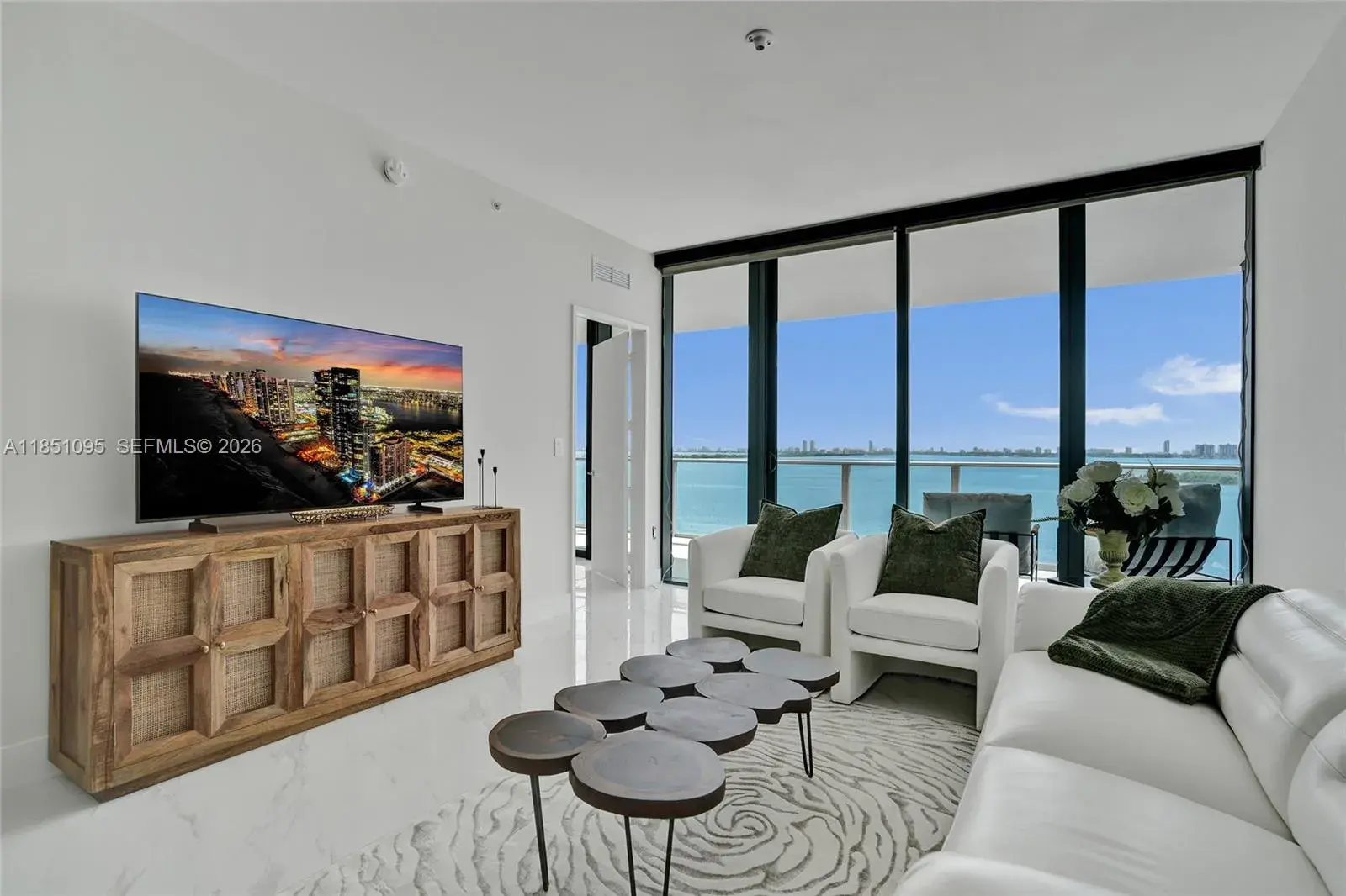 2 bedroom 3 bath Residential for sale at 700 NE 24th St # 806, Miami FL 33137