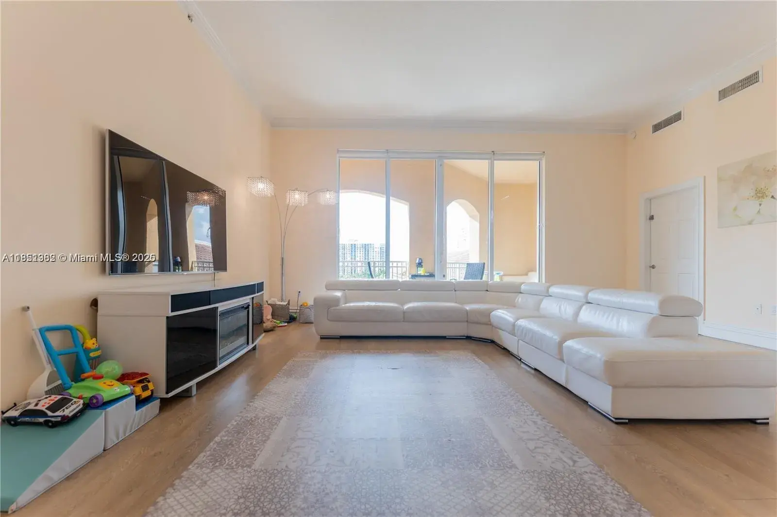 3001 NE 185th St # 710, Aventura FL 33180