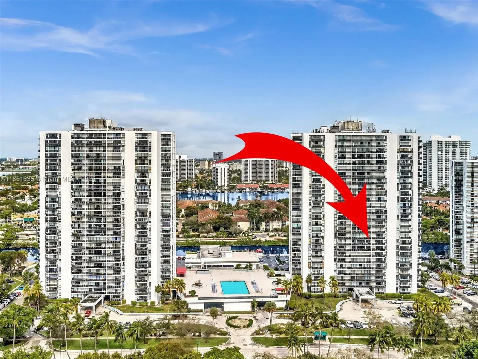 1 bedroom 1 bath Residential for sale at 3675 N Country Club Dr # 707, Aventura FL 33180