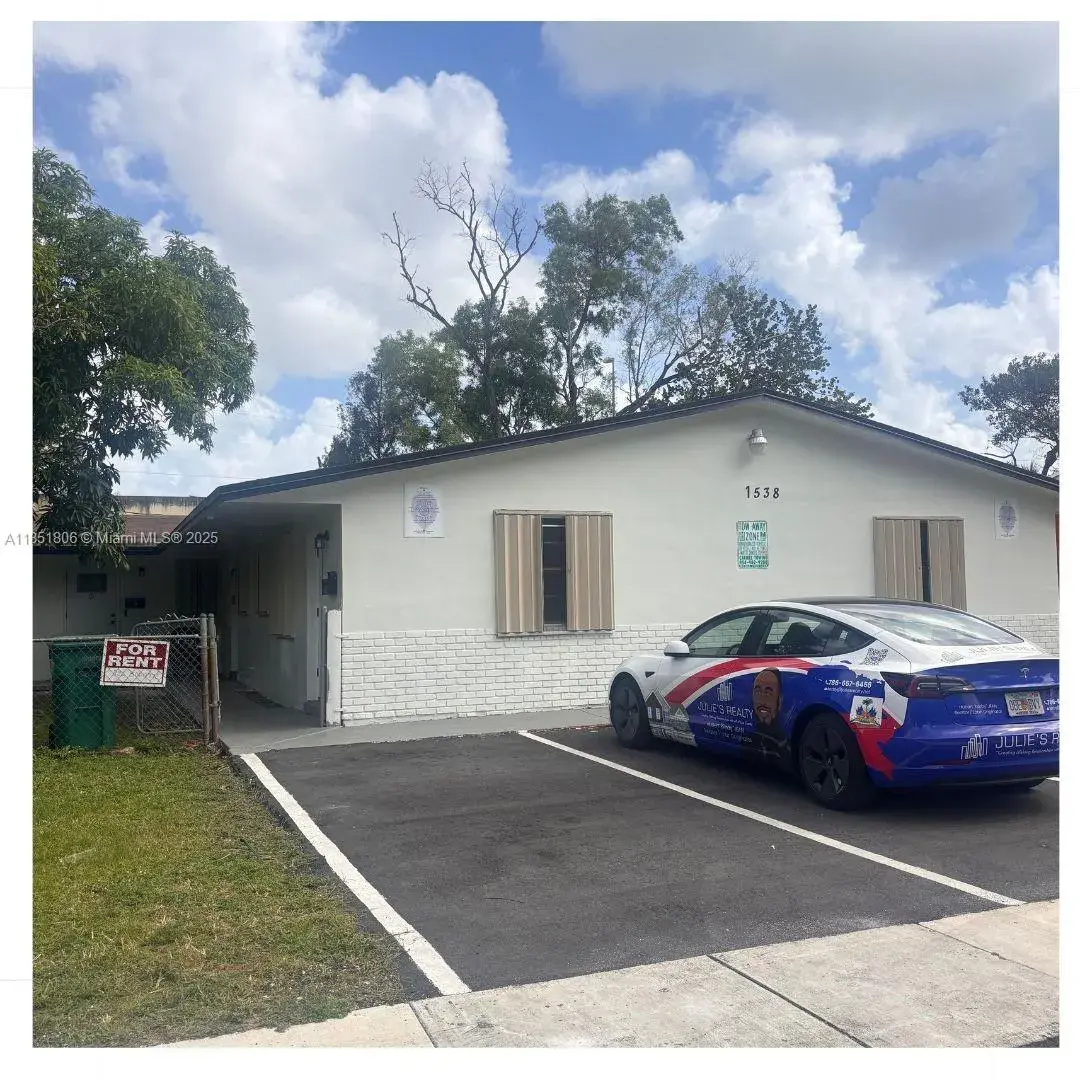 1538 NW 52nd Ave # 2, Lauderhill FL 33313