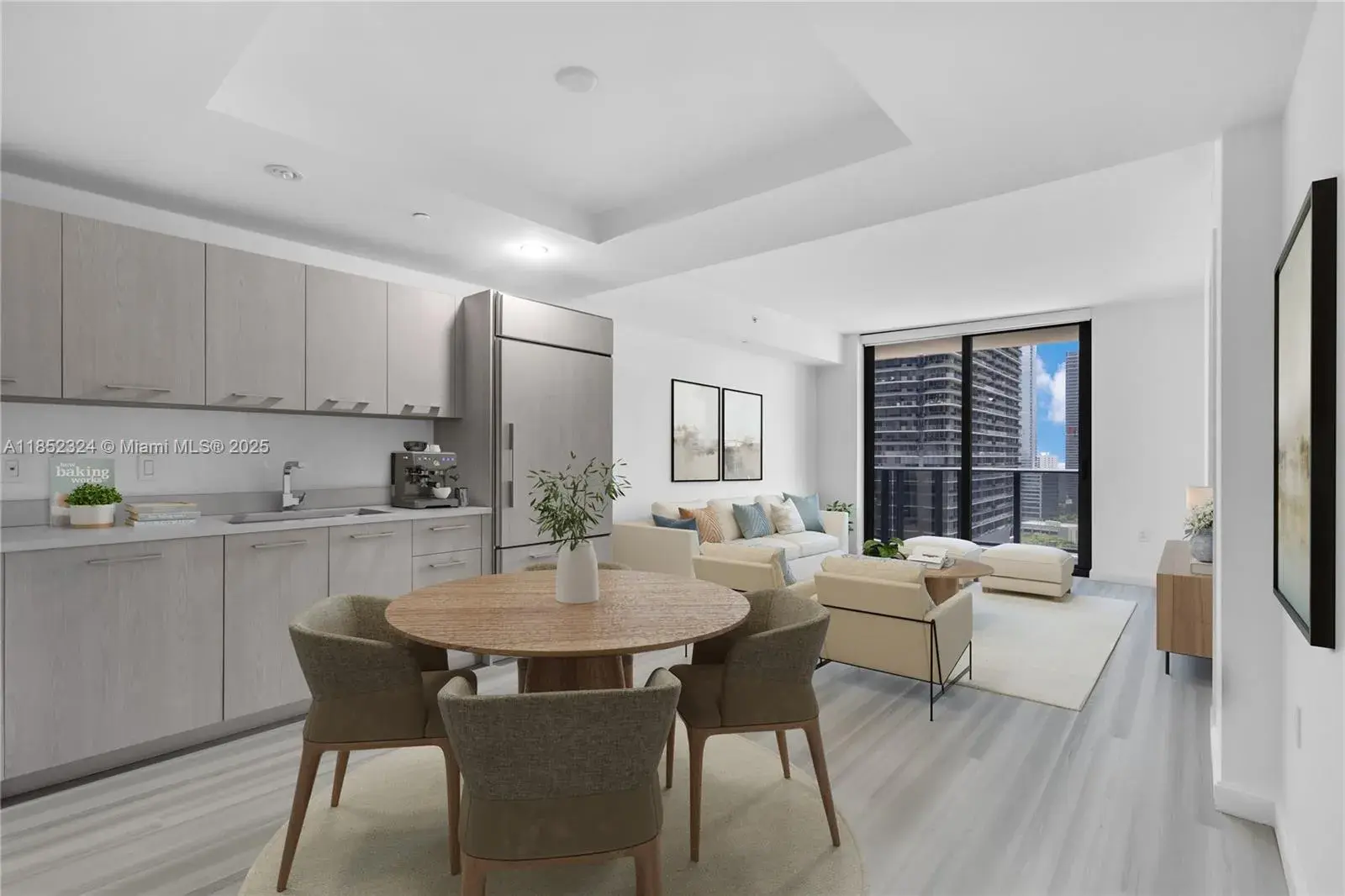1 bedroom 2 bath Residential for sale at 45 SW 9th St # 2204, Miami FL 33130