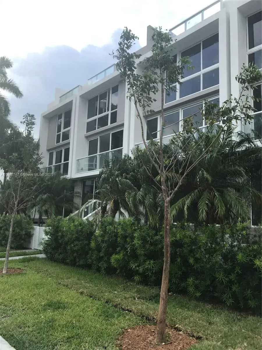 4 bedroom 4 bath Residential Lease for rent at 1000 99th St # 11, Bay Harbor Islands FL 33154