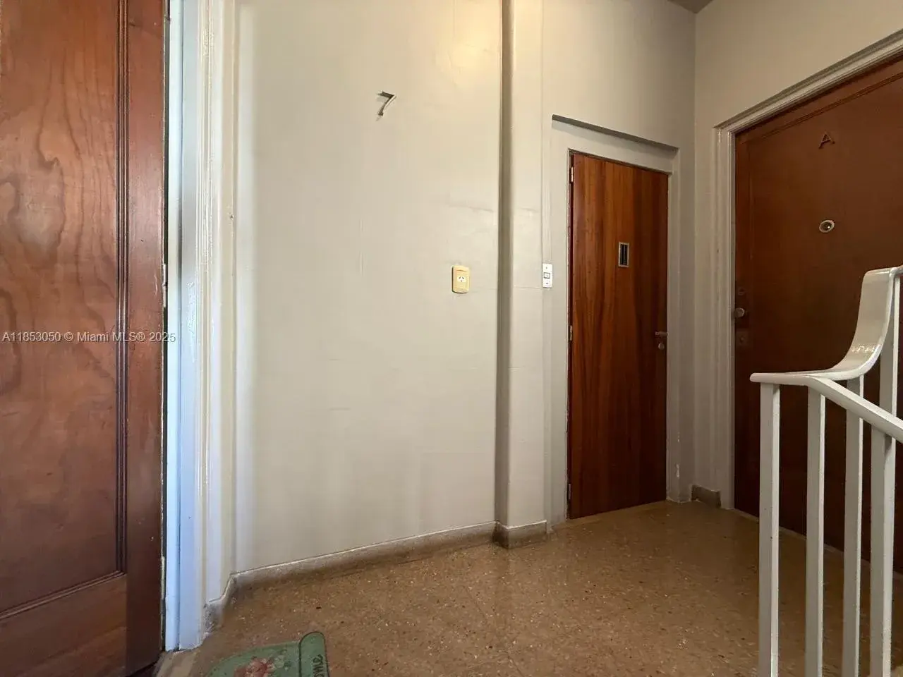 128 Bernardo de Irigoyen Montserrat # 7, FL 128