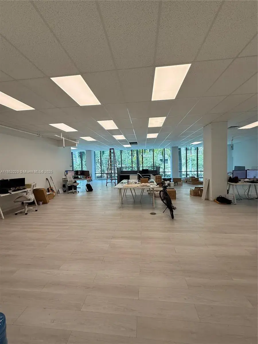 Commercial Sale for sale at 125 NE 32nd Street suite E1, Miami FL 33137