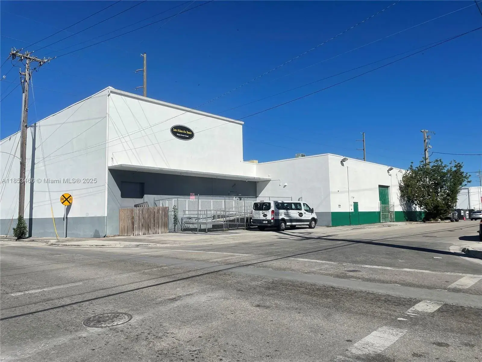 1395 NW 22nd St, Miami FL 33142