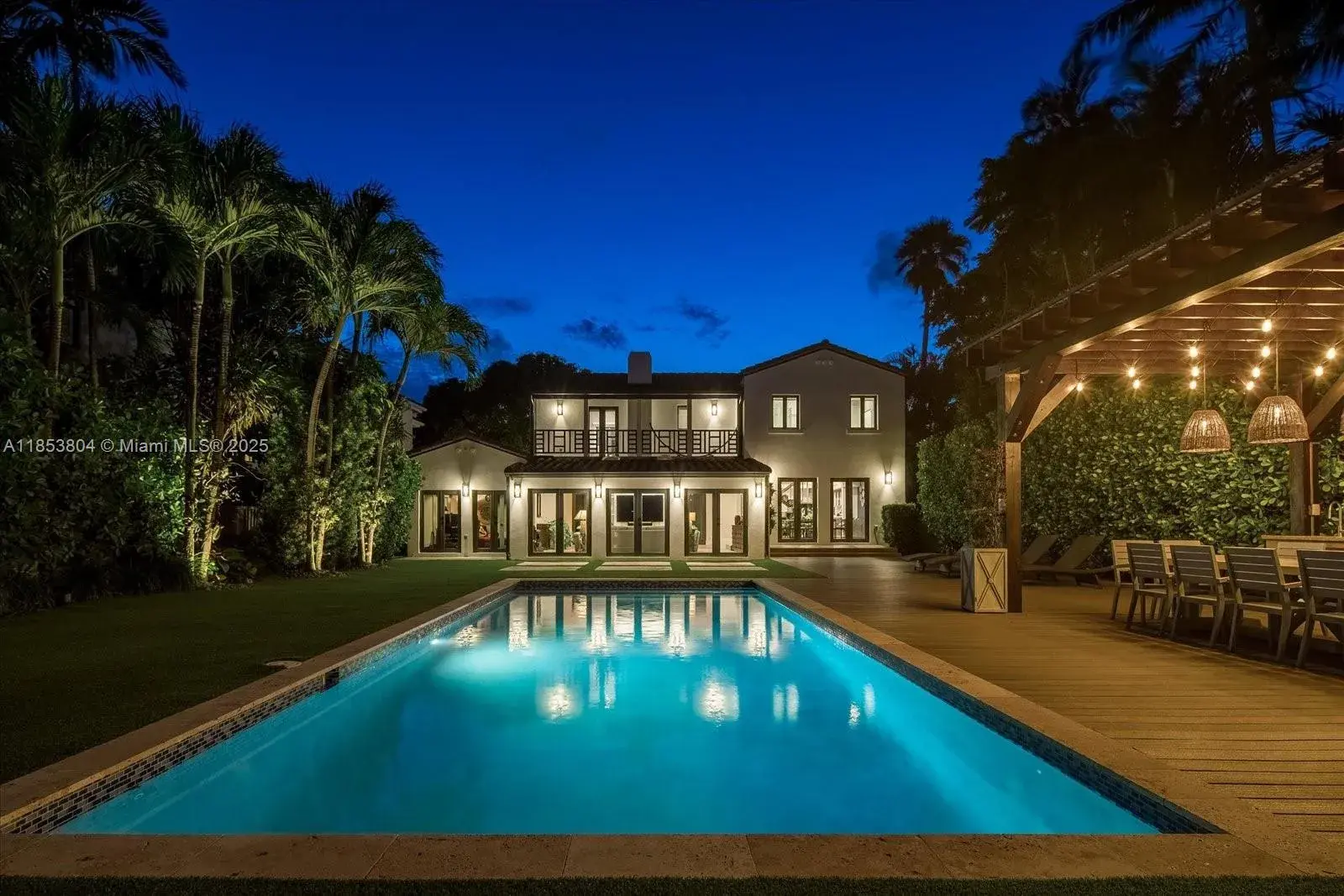 4 bedroom 4 bath for sale at 4475 N Meridian Ave, Miami Beach FL 33140