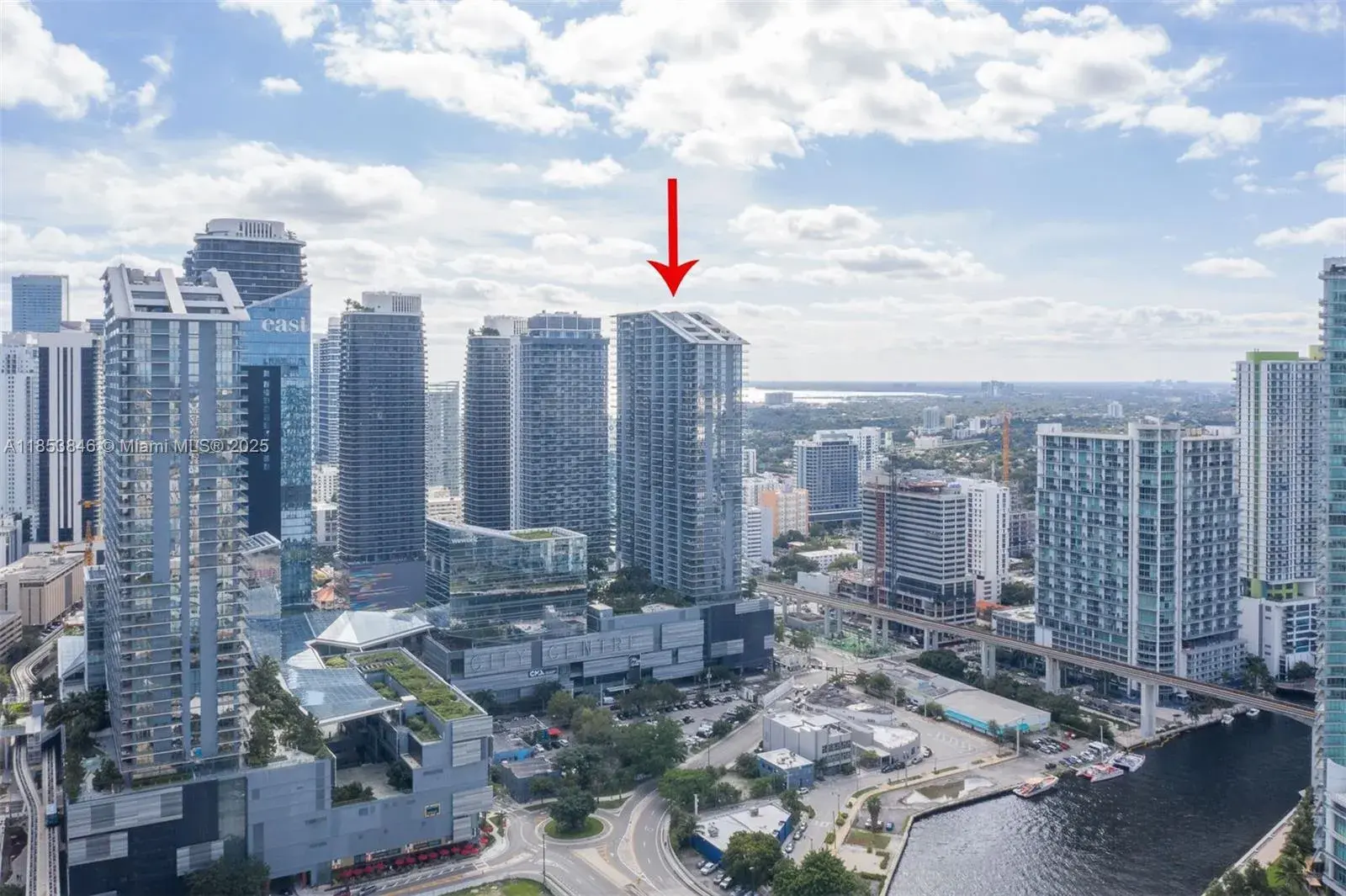 3 bedroom 3 bath Residential Lease for rent at 88 SW 7th St # 2312, Miami FL 33130