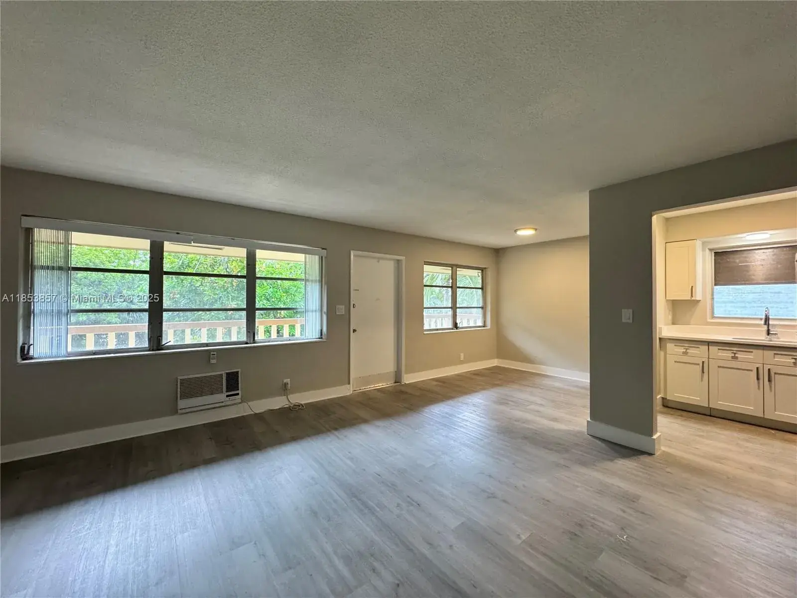 2 bedroom 2 bath Residential Lease for rent at 4317 NE 21st Ave # 7, Fort Lauderdale FL 33308