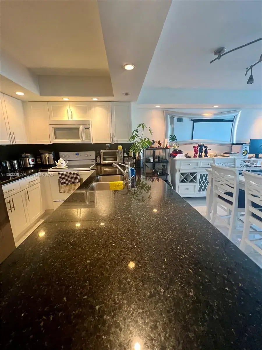 5838 Collins Ave # 14D, Miami Beach FL 33140