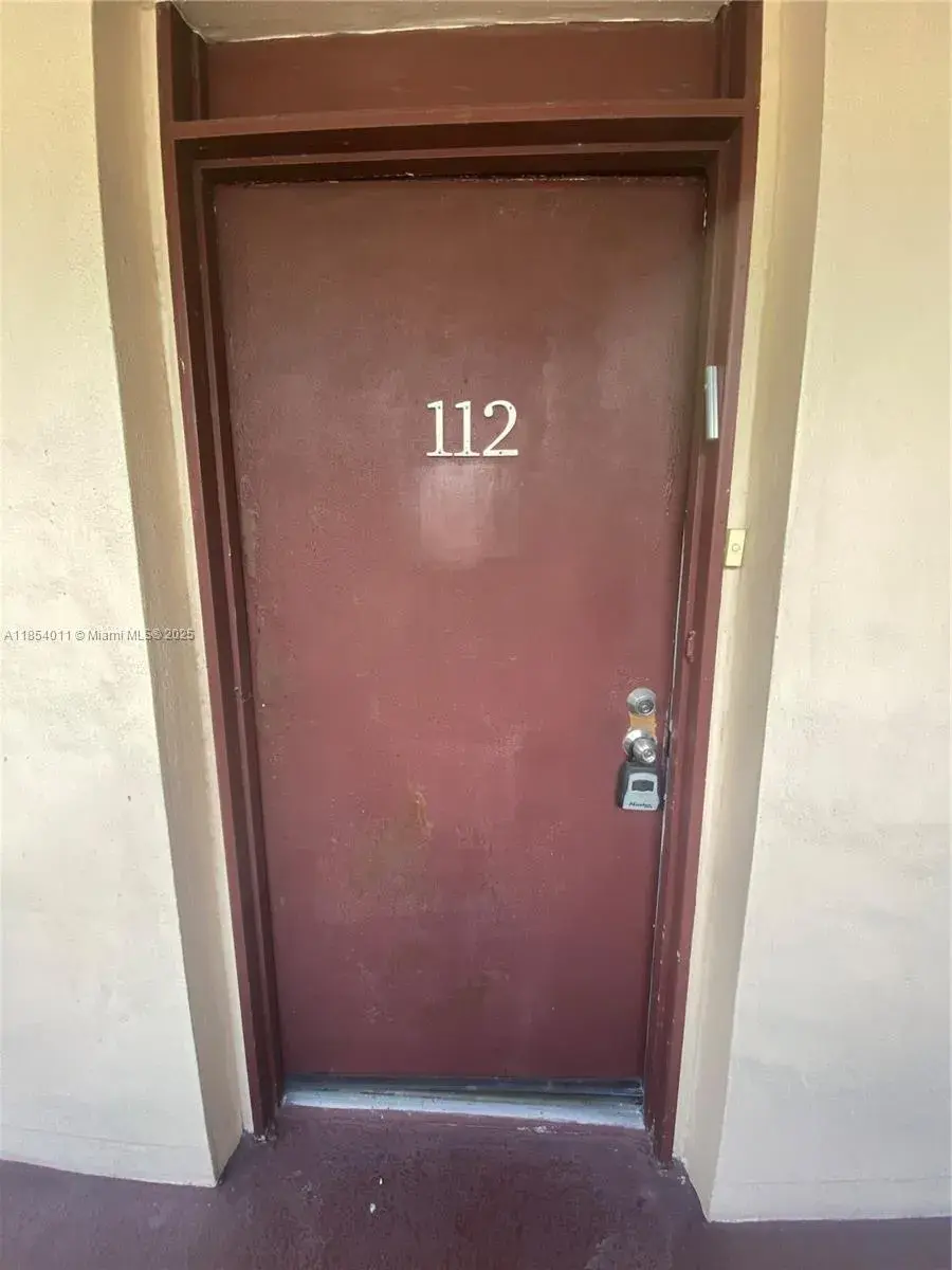 2 bedroom 2 bath Residential for sale at 3301 N Country Club Dr # 112, Aventura FL 33180