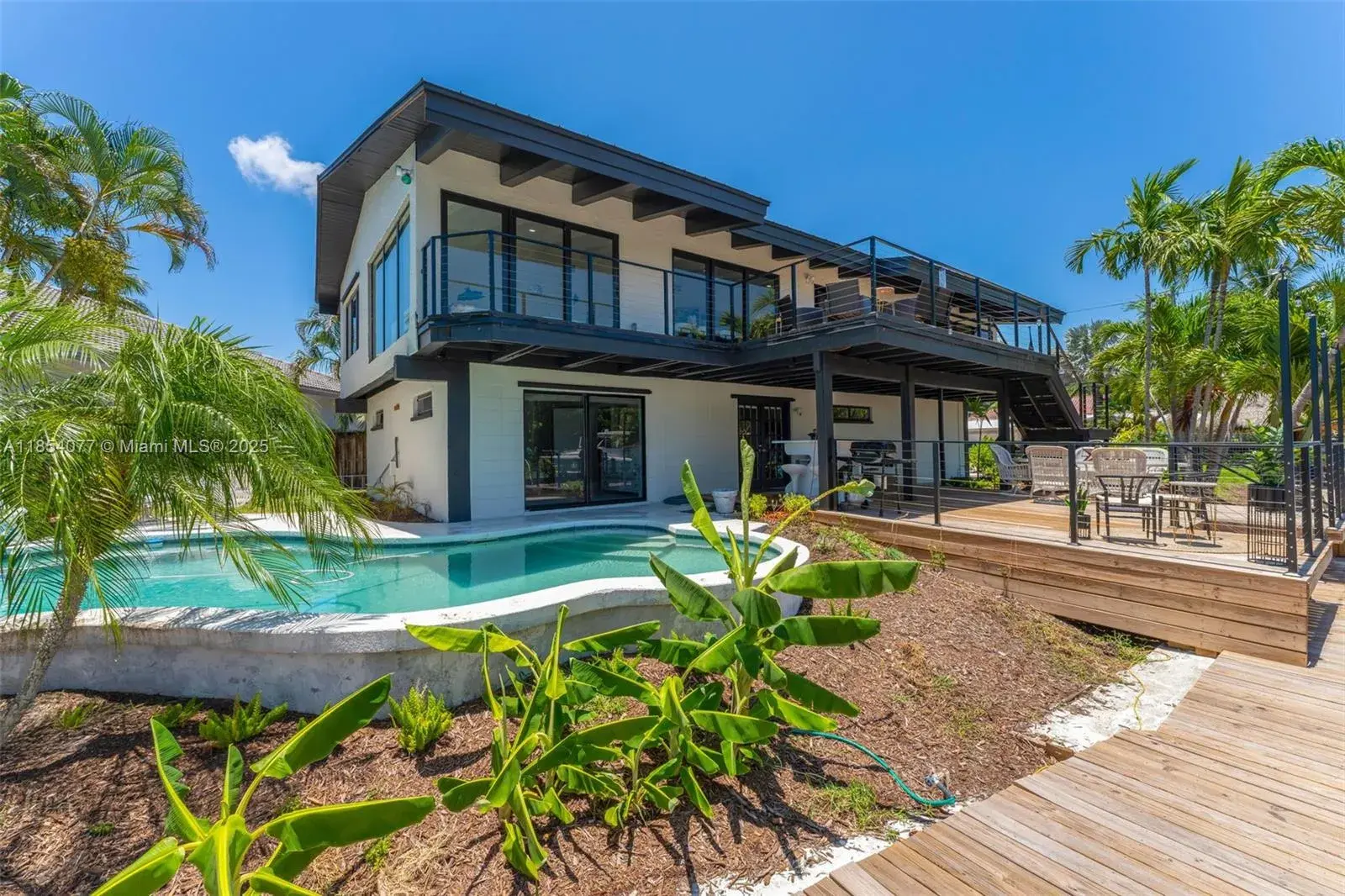 5 bedroom 4 bath Residential for sale at 516 NE 6th Ave, Deerfield Beach FL 33441
