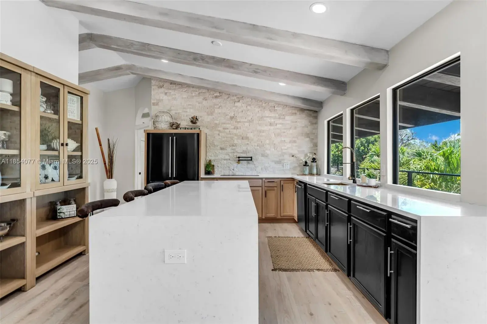 516 NE 6th Ave, Deerfield Beach FL 33441