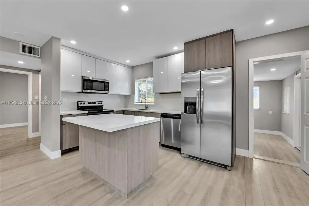 Residential Income for sale at 108 SE 23rd St, Fort Lauderdale FL 33316