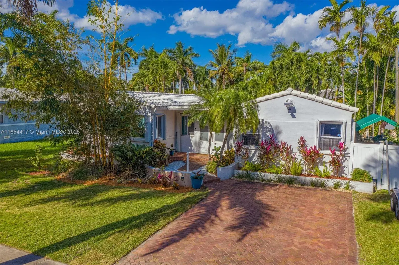 3 bedroom 2 bath Residential for sale at 955 Van Buren St, Hollywood FL 33019