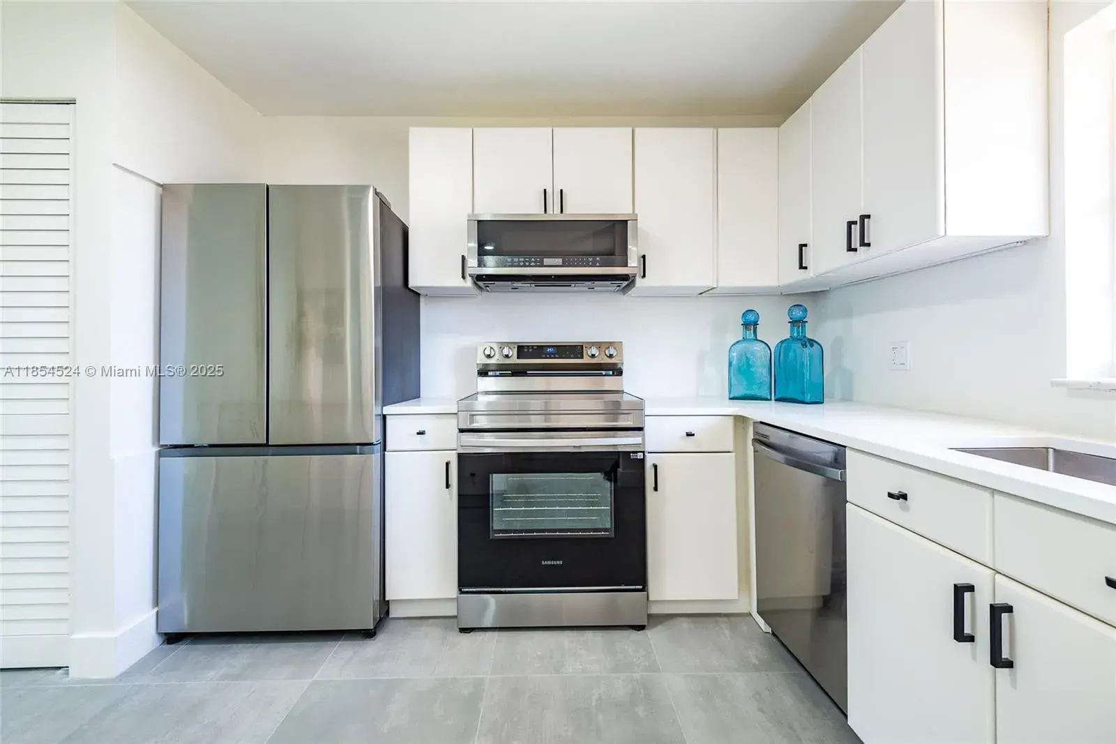 2 bedroom 2 bath Residential for sale at 604 Laconia Cir # B, Lake Worth FL 33467