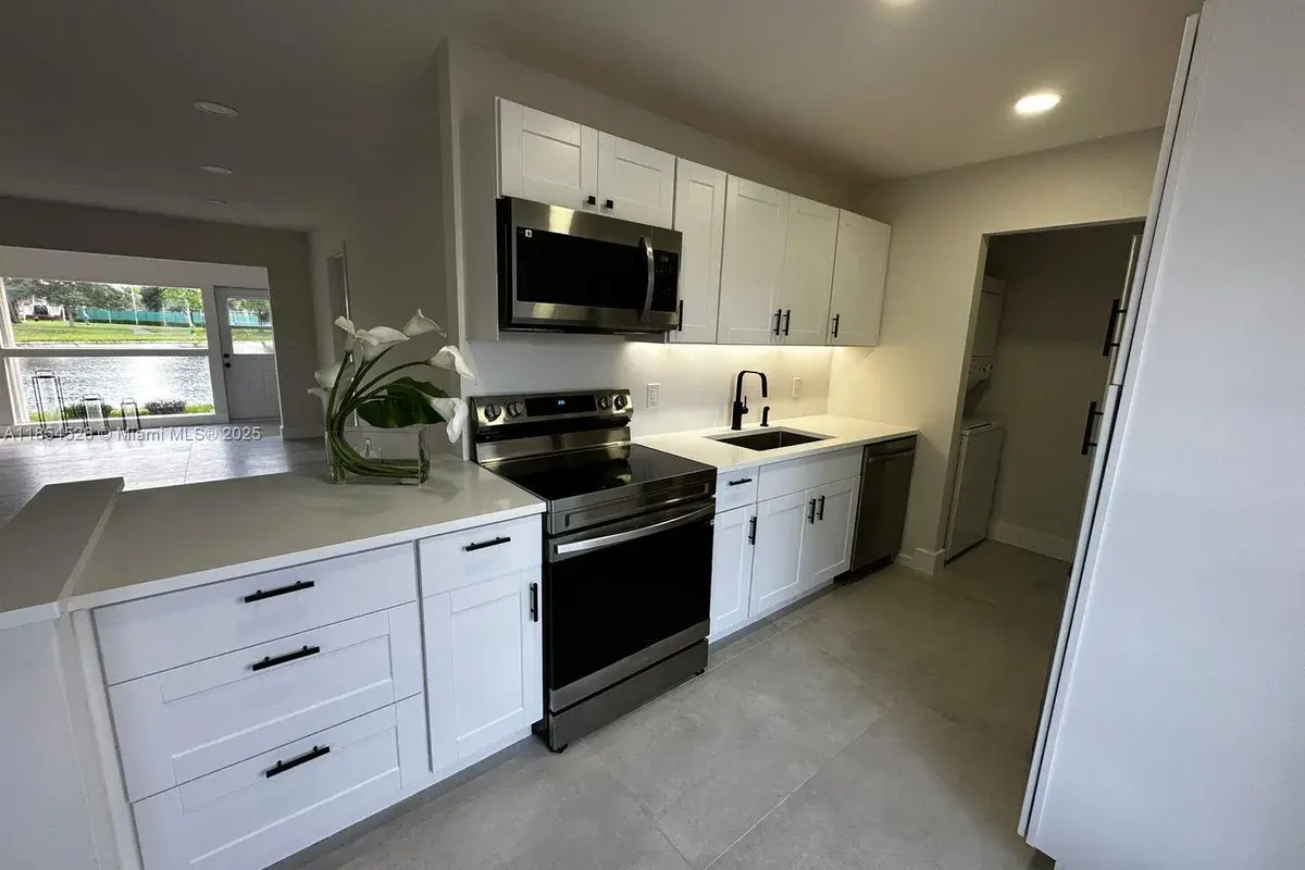 316 Cape Cod Cir # B, Lake Worth FL 33467