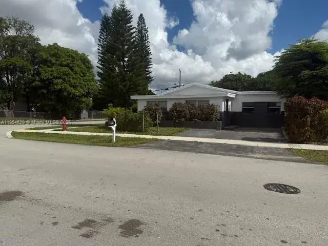 3 bedroom 2 bath Residential for sale at 3025 NW 11TH ST, Fort Lauderdale FL 33311