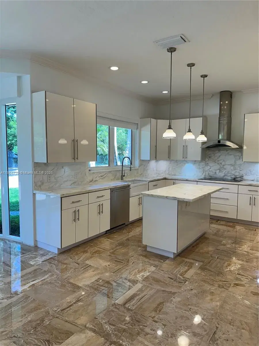 10600 SW 69th Ave, Pinecrest FL 33156 photo 5