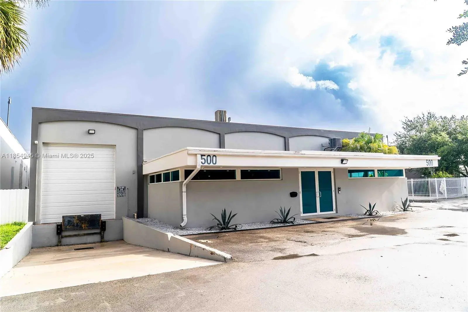 500 W 84th St, Hialeah FL 33014