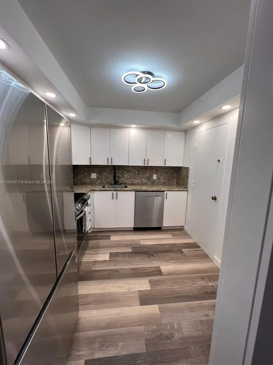 1 bedroom 1 bath Residential for sale at 3800 S Ocean Dr # 1808, Hollywood FL 33019