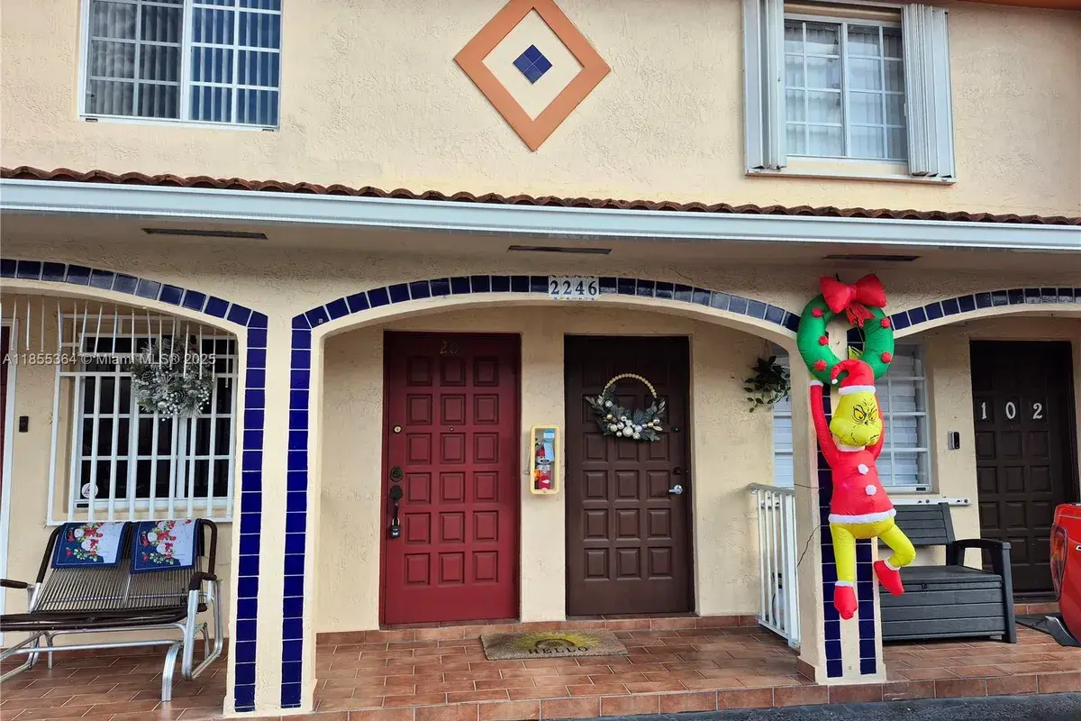 2246 W 74th St # 10, Hialeah FL 33016