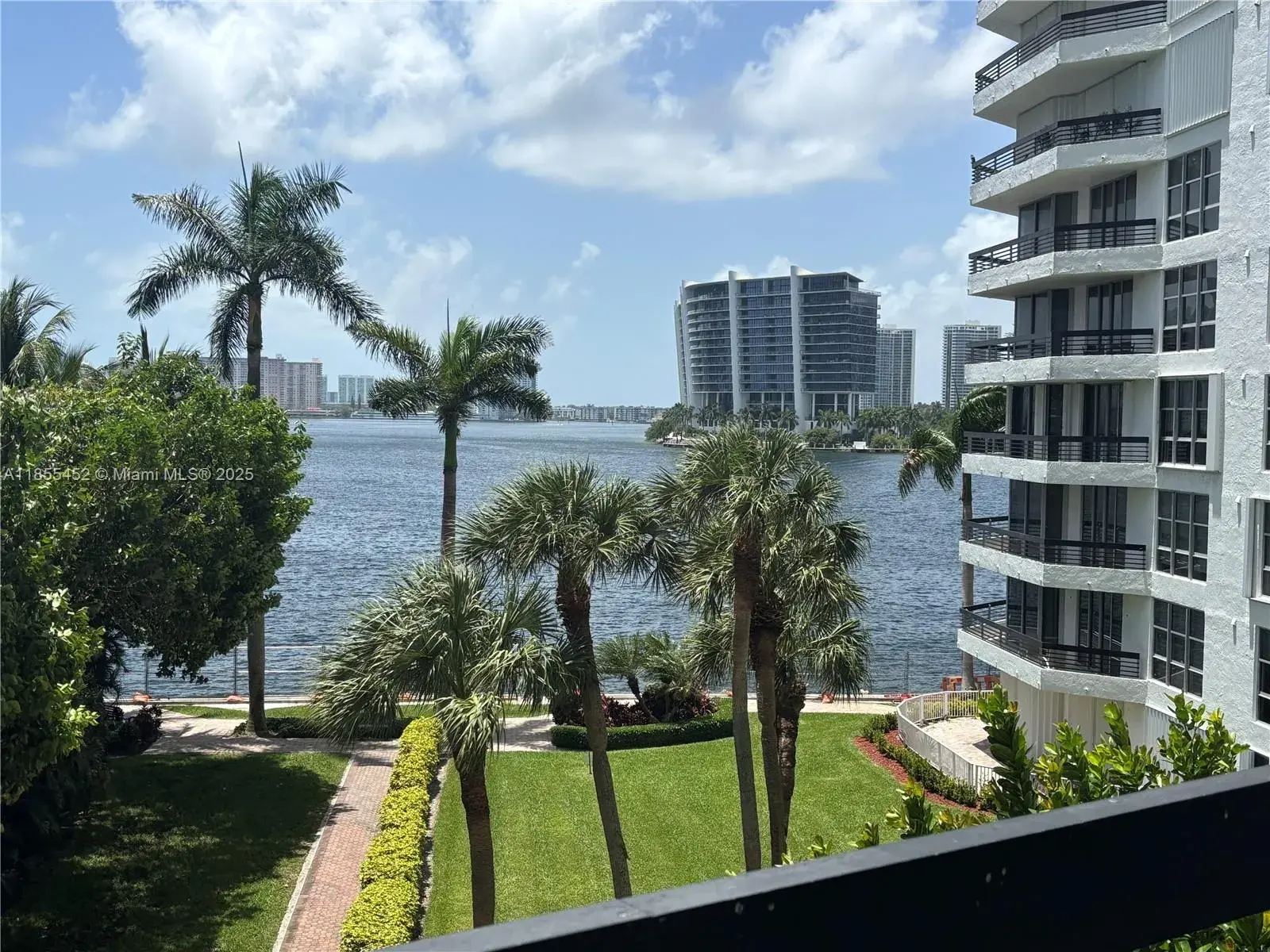 2 bedroom 2 bath Residential Lease for rent at 3600 Mystic Pointe Dr # 414, Aventura FL 33180