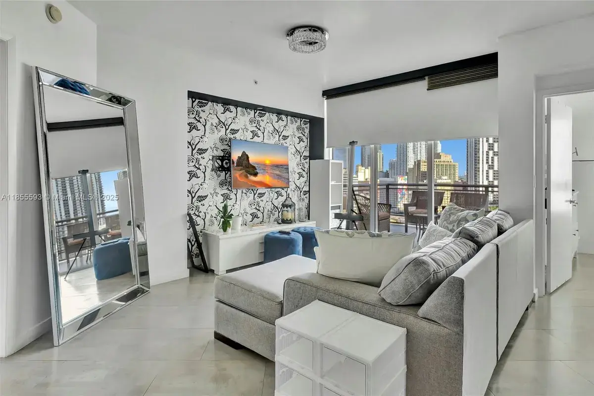 350 S Miami Ave # 1703, Miami FL 33130