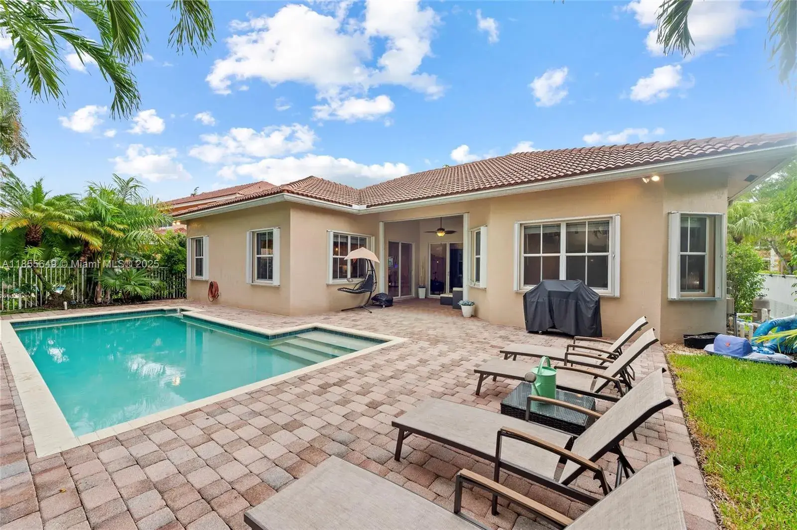 1487 Blue Jay Cir, Weston FL 33327