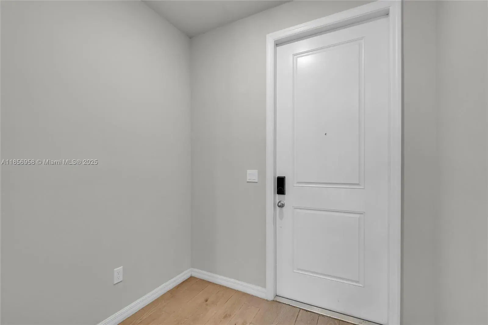 3506 Joshua Tree St, Palm Springs FL 33461