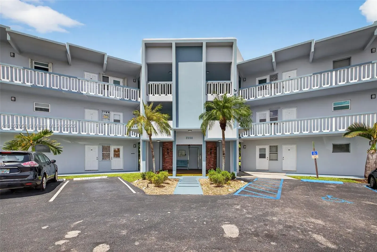 2200 Park Ln # 205, Hollywood FL 33021