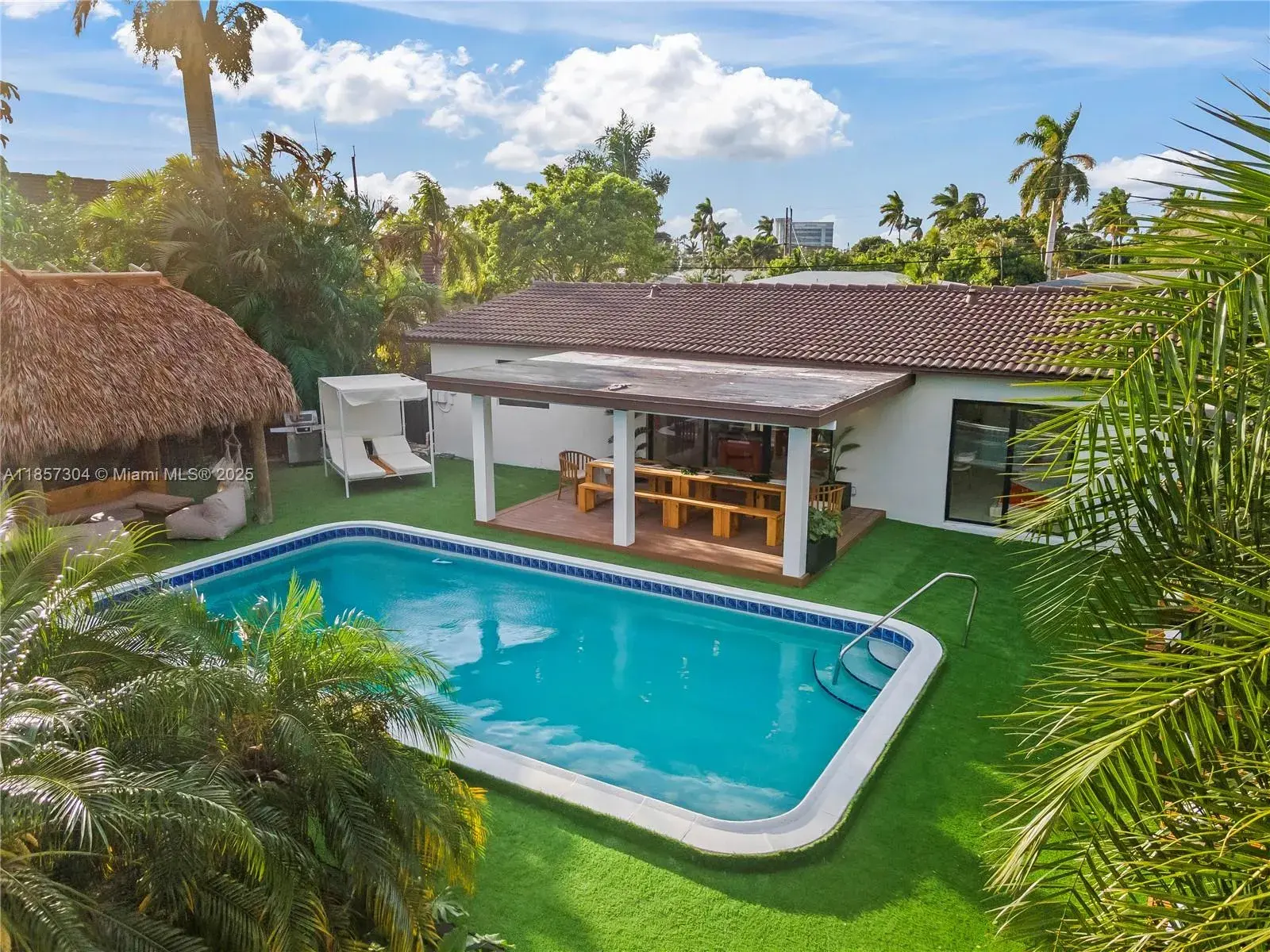 4 bedroom 3 bath Residential Lease for rent at 209 N 31st Ave # 1, Hollywood FL 33021