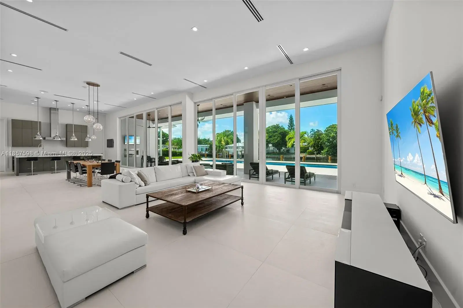 3 bedroom 2 bath Residential for sale at 2815 NE 26th Pl, Fort Lauderdale FL 33306