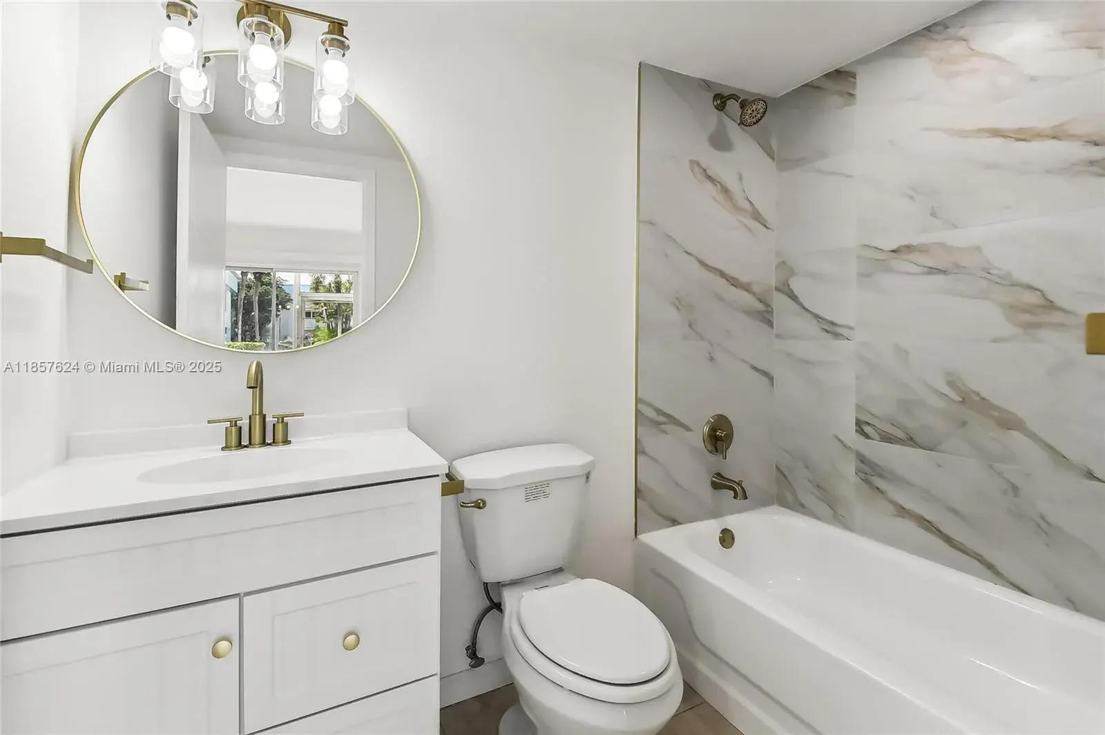 1 bedroom 1 bath Residential for sale at 447 Saxony J # 447, Delray Beach FL 33446
