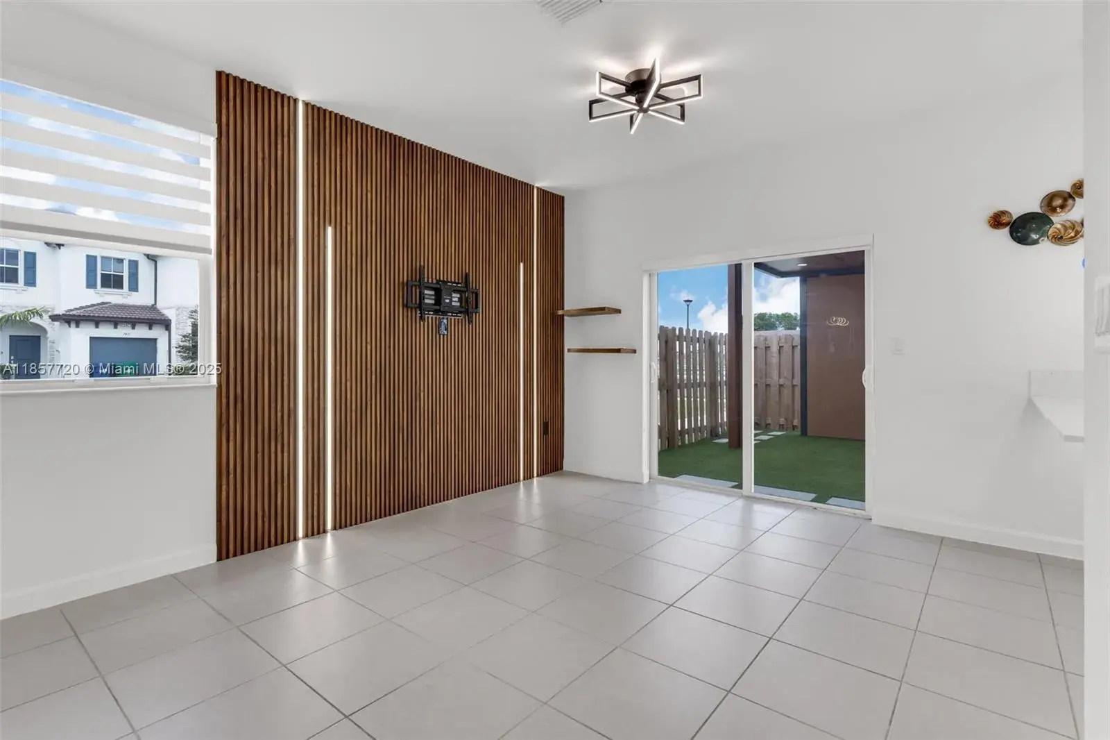 12373 NW 24th Pl, Miami FL 33167
