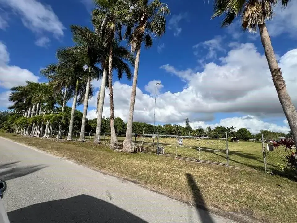 19331 SW 188th St, Miami FL 33187