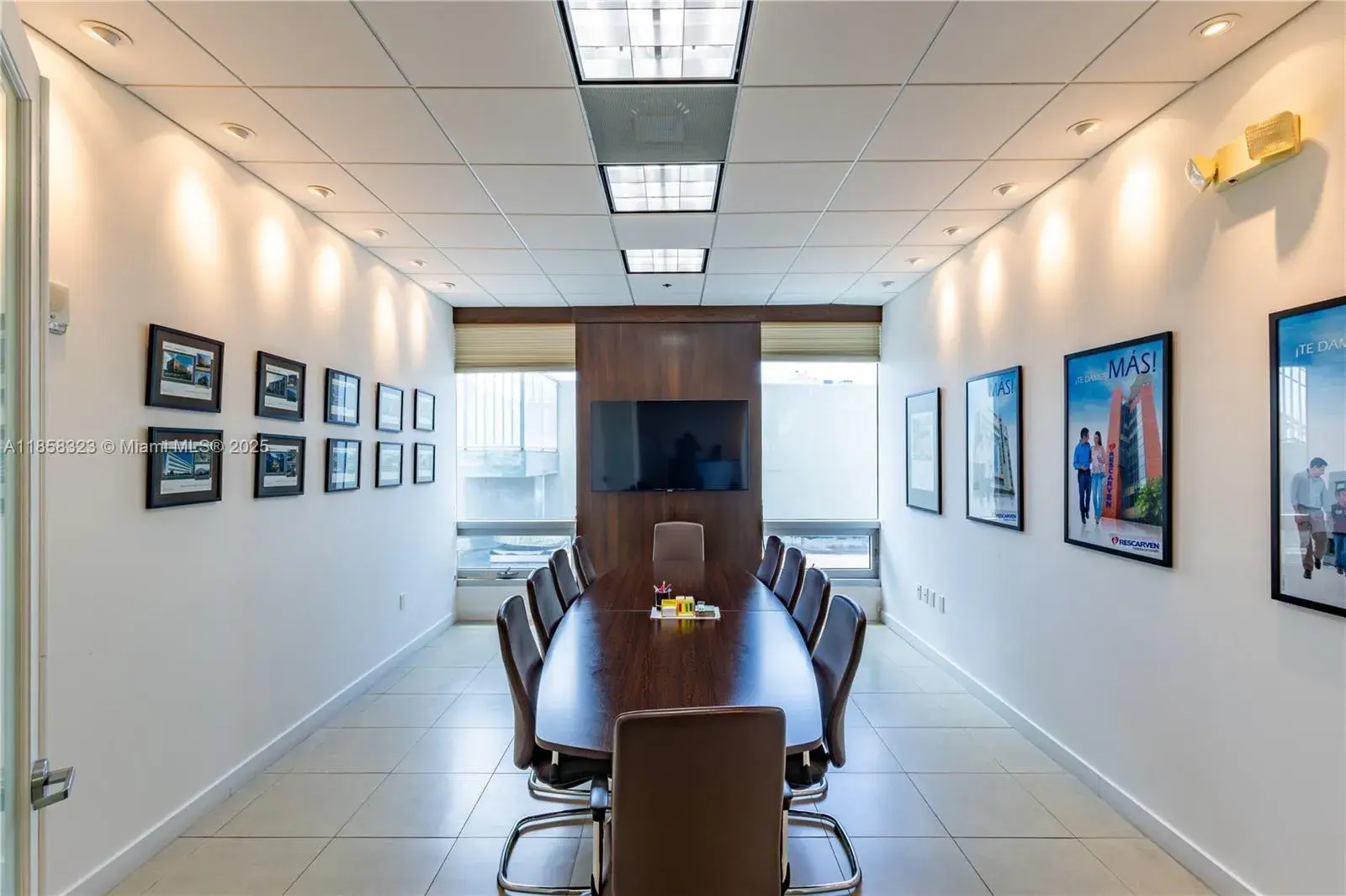 Commercial Sale for sale at 20900 NE 30th Ave # 401, Aventura FL 33180