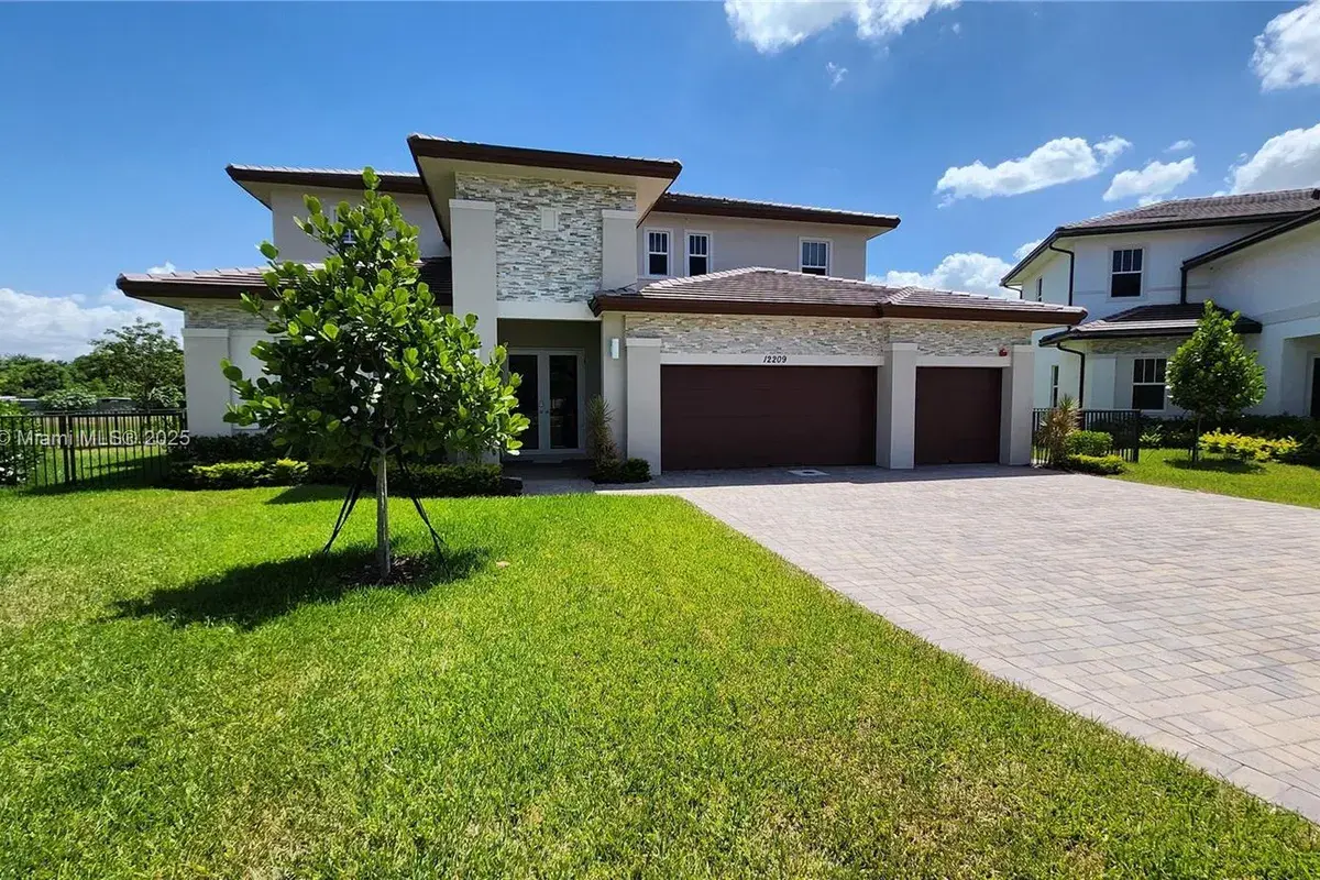 12209 SW 43rd St, Davie FL 33330