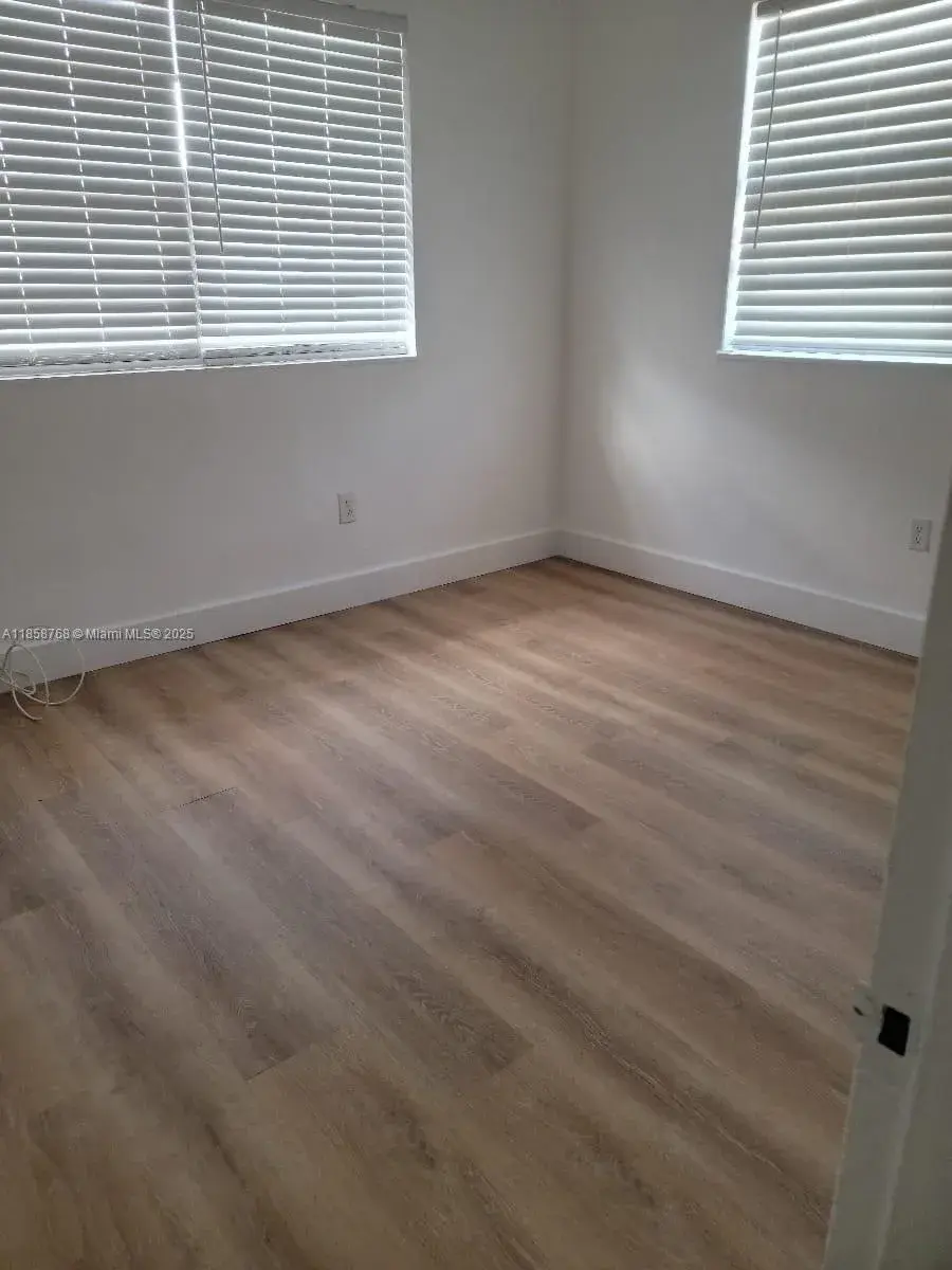 7710 Carlyle Ave, Miami Beach FL 33141