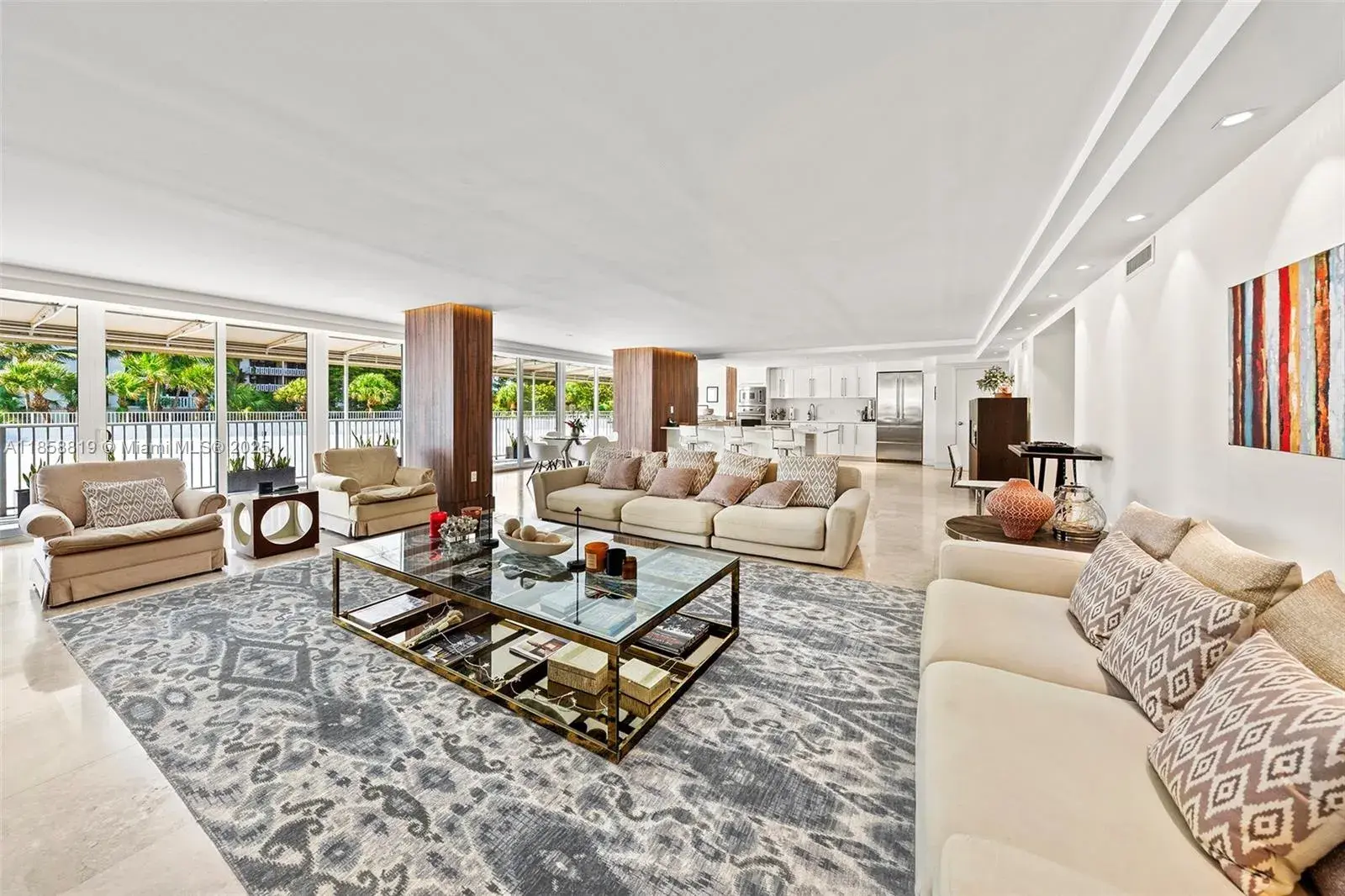 600 Grapetree Dr, Key Biscayne FL 33149