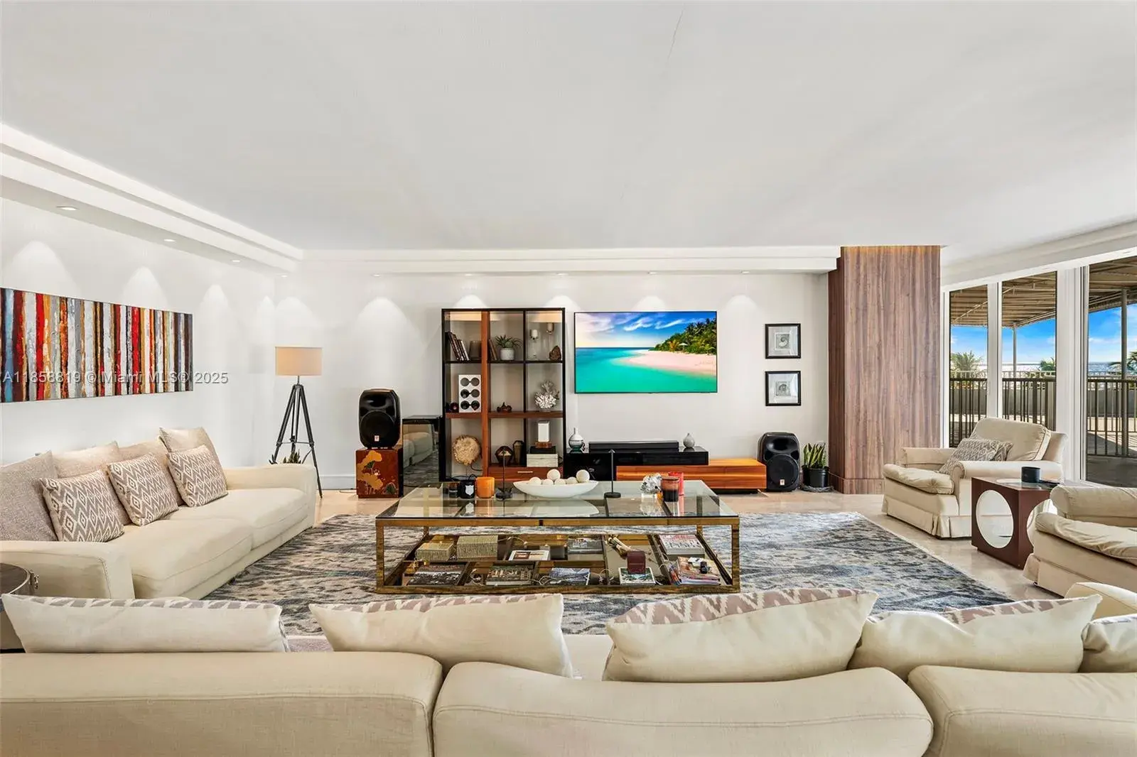 600 Grapetree Dr, Key Biscayne FL 33149