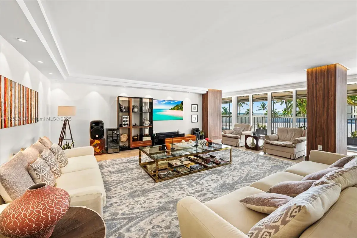 600 Grapetree Dr, Key Biscayne FL 33149
