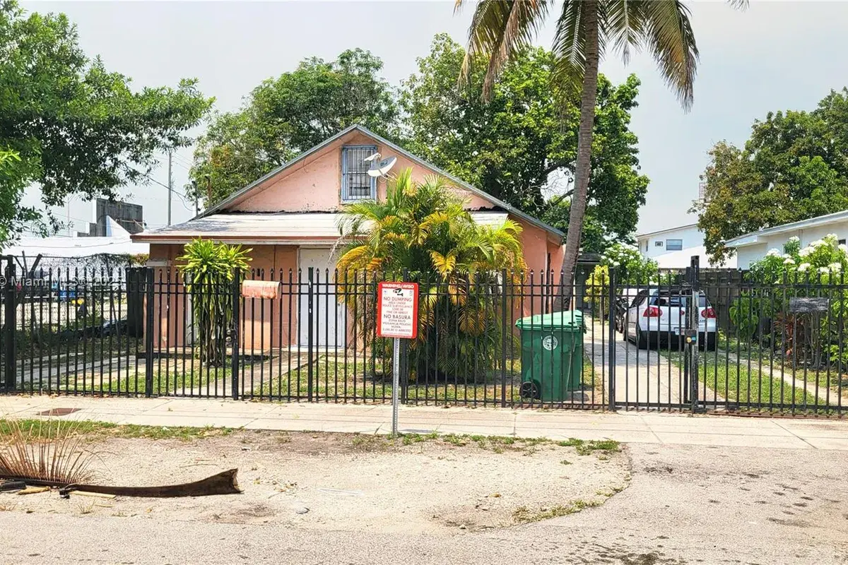 683 NW 30th St, Miami FL 33127