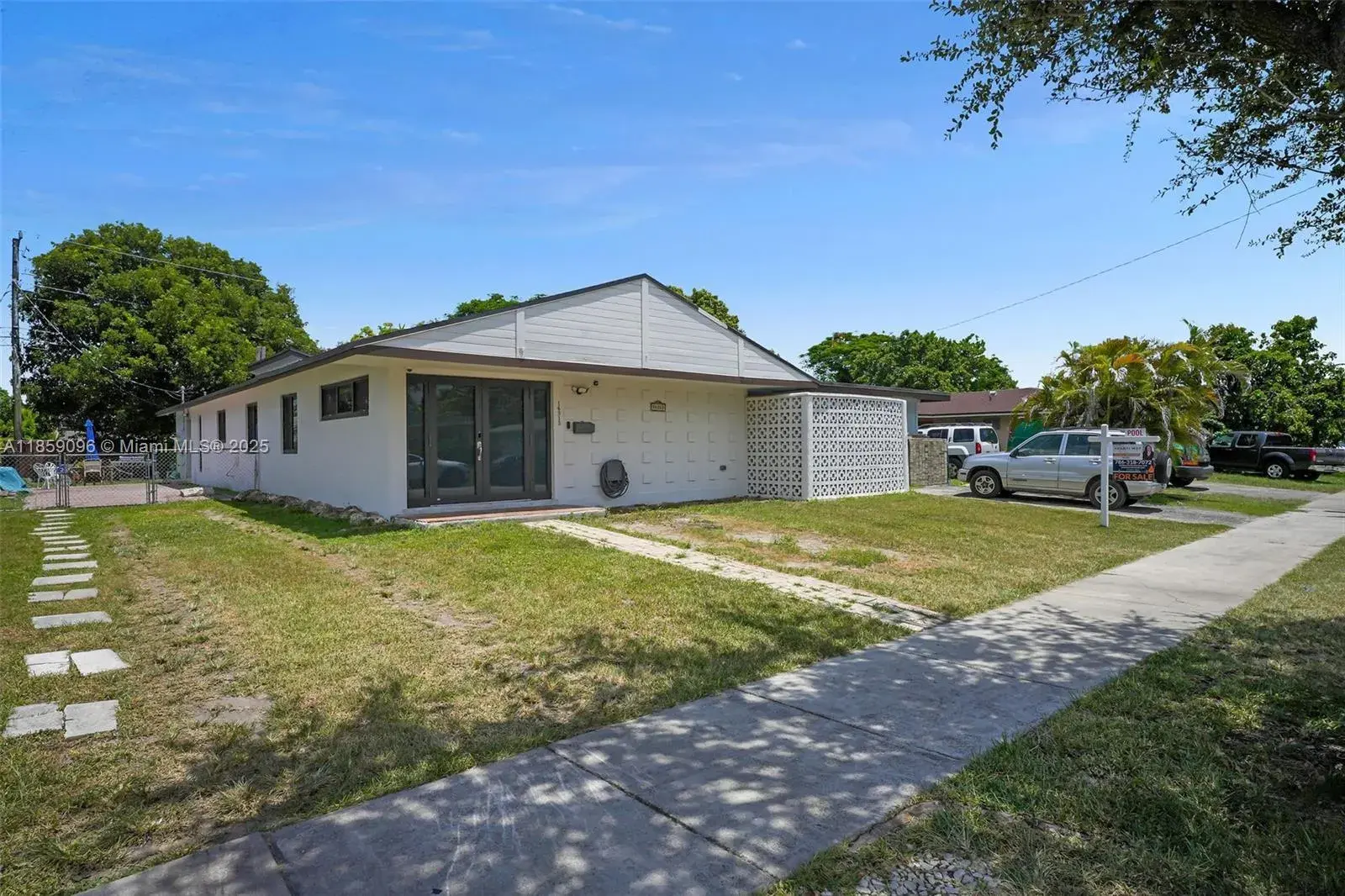 16313 SW 99th Pl, Miami FL 33157
